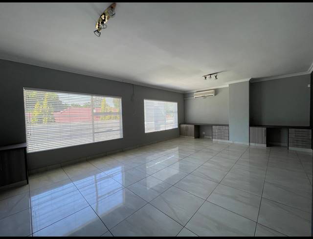 3 BEDROOM TOWNHOUSE FOR SALE IN THREE RIVERS PROPER